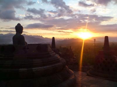 ジャワ島 女一人旅③ボロブドゥール夕日&ホテルマノハラ編