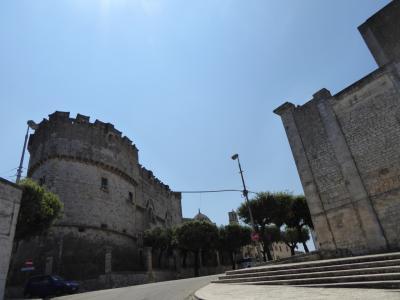 真夏の優雅な南イタリア旅行　Napoli×Puglia♪　Ｖｏｌ１９８（第１１日目午前）　☆カロヴィニョ（Carovigno)に立ち寄る♪カロヴィニョ城（Castello）を眺めて♪