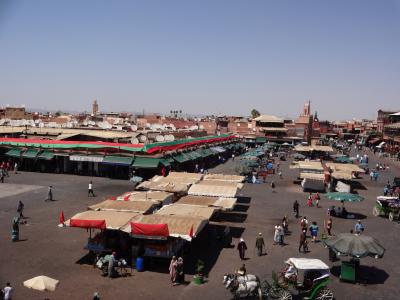 マグレブ～日の沈む国　モロッコ旅行記⑩　昼と夜のジャマエル・フナ広場～地元スーパー