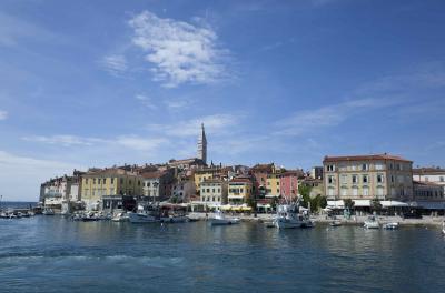 夏季限定!トリエステ発ロヴィニ、高速船日帰りの旅