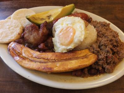 COLOMBIAcocina de regiones 南米コロンビア料理本 COLOMBIAcocina de regiones 南米コロンビア料理本 - メルカリ