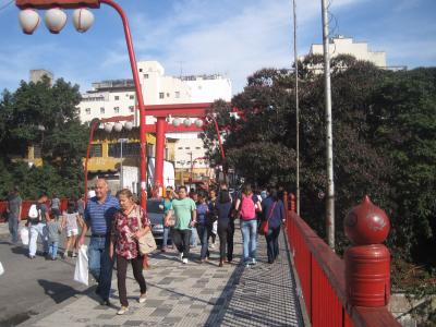 週末のリベルタージはすごい賑わい！サンパウロの日本チックな市街を散歩しました