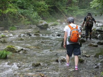 ひとときの涼を求めて・・あきる野の水辺の避暑地・盆掘川と小和田の灯篭流しと花火