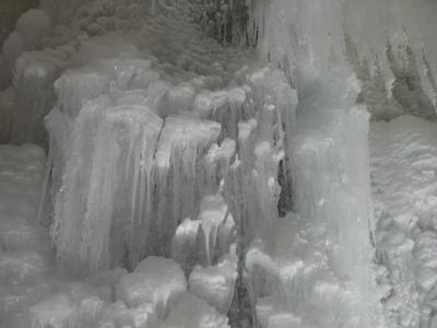 「アナと雪の女王」をイメージさせる雪の美術館