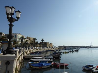 真夏の優雅な南イタリア旅行　Napoli×Puglia♪　Ｖｏｌ３３４（第１８日目朝）　☆バーリ（Bari)：朝の旧港を眺めて散歩♪