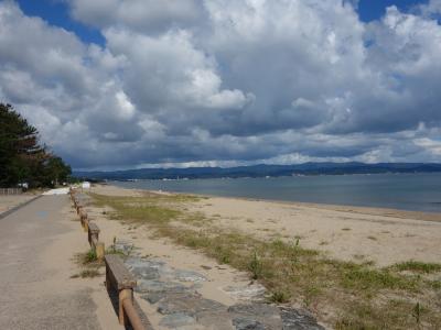 雨晴（あまはらし）海岸を歩く。天気が良くて，よかった。