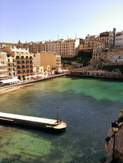 たび　マルタ　ゴゾ島（Xlendi Bay）