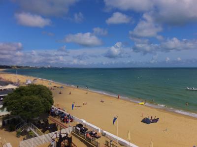 今年もリピート！サンドバンクスホテルに泊まる、青い海・白い砂浜でイギリスの短～い夏を満喫する週末　◆イギリス◆