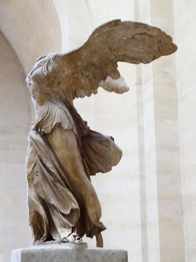 美白整形前でもサモトラケのニケに恋をする***お天気良くなくって、寒かったよ！パリ②