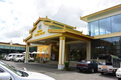 雨季の終わりのヤンゴンをぶらぶら　１０月前編