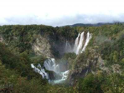 クロアチア・南イタリア女子一人旅⑦ープリトヴィッツェ、滝と湖の絶景を歩く