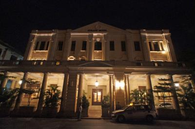 緬甸憧憬(1)　ミャンマーの旅は現代の迎光（ヤンゴン）から過去の蘭貢（ラングーン）へ遡ることから始まる。