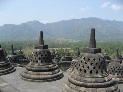 遅い夏休み：バリ旅行その２（ボロブドゥール遺跡＆プランバナン寺院）