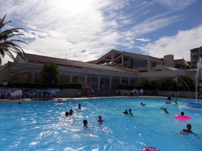 ０１．夏休みのエクシブ伊豆１泊　Ｂタイプ Ｍグレード 洋室 プールアクセスのトリプルルーム　デザインプール