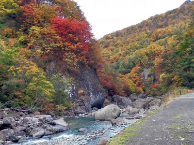 信州・秋山郷の紅葉と野沢温泉