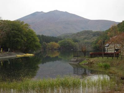 宮城の紅葉　その２　～　長老湖で錦秋の水辺をめぐる　～