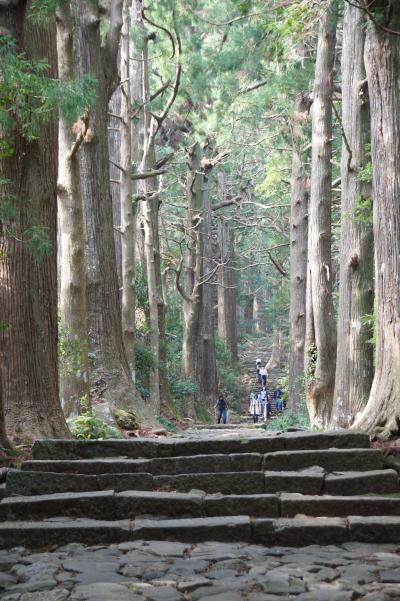 西国三十三所めぐり１番札所、那智山青岸渡寺から３番札所粉河寺まで（初日）