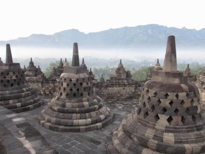 ジャワ島 女一人旅④ボロブドゥール朝日&ホテルマノハラ編