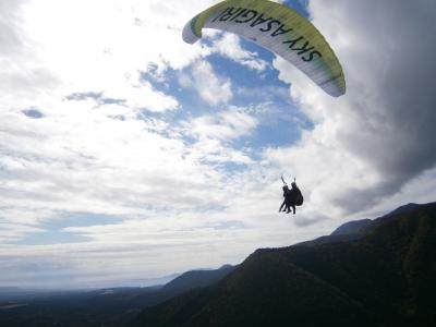 初めてのパラグライダー！！富士山を眺めながらの爽快フライト＆ひとりで飛べる(?)体験コース