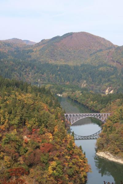 絶景の紅葉とローカル列車。。只見線乗車の旅 バスツアー①