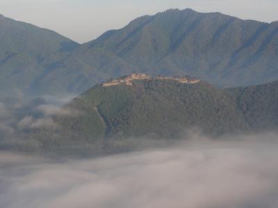 紅葉真っ盛りの大山登山と雲海に浮かぶ竹田城を立雲峡から眺める2泊3日の旅　<その2 竹田城編>