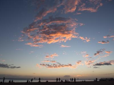 夕焼けのワイキキビーチ