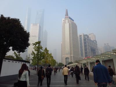 上海★大気汚染で朝もやがかかっているような
