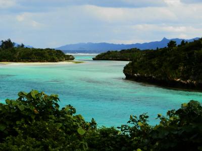 美しい砂浜、驚きの熱帯原生林　…　父母と娘・　「最後!?の家族旅行」　は　八重山諸島へ