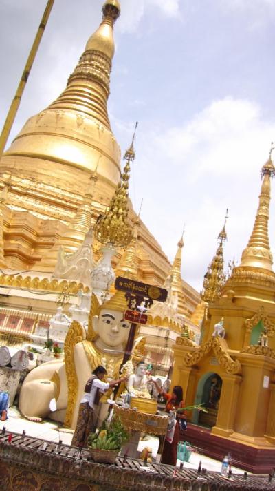 東南アジアの旅　ミャンマー 最大都市ヤンゴンにて。