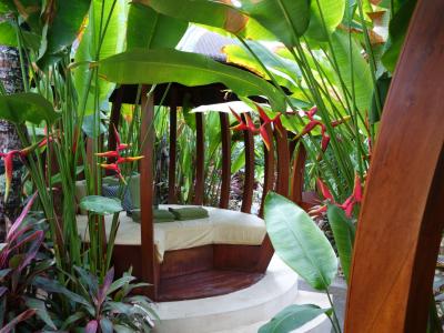 【ケチャックダンスの動画追加】2014 リンバ ジンバラン バリ滞在でアヤナ(ロックバーetc)も遊び尽くす＆オプショナルツアーでケッチャックダンス　バリ島旅行記