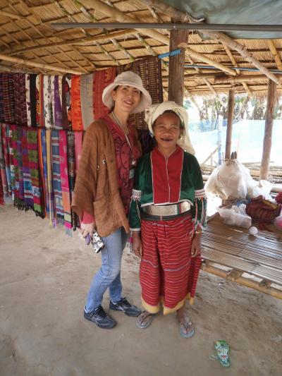 たくさんの「微笑み」に出会えたタイ＆ミャンマー４日間の旅　その３　山岳少数民族（ヤオ族・アカ族・パローン族・カレン族）との触れ合い ＆ ミャンマーとの国境の町メーサーイを散策