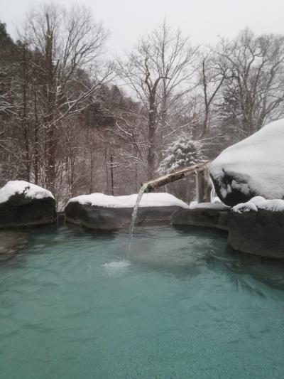 秘湯　手白澤温泉で雪見湯