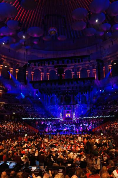 イングランド　～ロンドンで過ごすXmas. Chrismas Carol Singalong at Royal Albert Hall