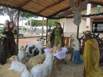 通りすがりの教会でキリスト生誕のディスプレイを見付けて