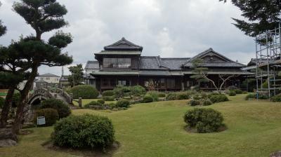 伊藤伝右衛門邸の庭園を見学。庭の維持は難しい。樹木の生育が早いので。