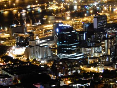 南アフリカ　「行った所・見た所」　ケープタウンのシグナル・ヒルの夜景とビスケット・ヒルとキャッスル・オブ・グッド・ホ−プ見物
