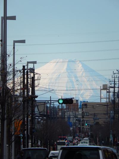 1月2日、上福岡駅から見られた富士山