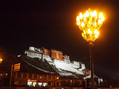 憧れの地ラサへの旅６日間⑤（ラサ③ポタラ宮・夜編）