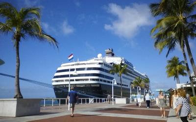 タンパ発ホーランドアメリカ　ラインダム号で行くカリブ海の旅　