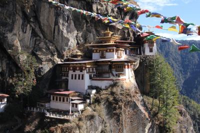 ブータンの旅（９）～タクツァン僧院、キチュ・ラカン～