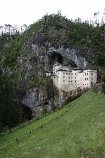 Day5 リュブリャナ→ブレジャマ城→ポストイナの洞窟→リュブリャナ