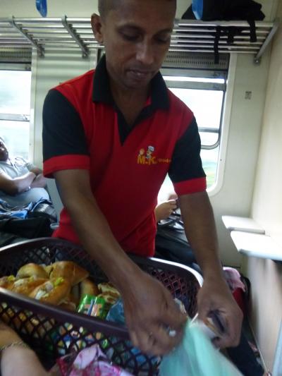 スリランカ、ハード女子旅(2015年)１～コロンボ～列車でGO！