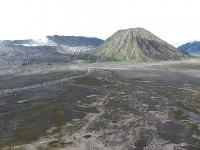 バリ島からジャワ島・ブロモ山へのツーリング