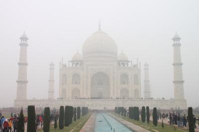 インドの旅：4日目（霧のアグラ編）