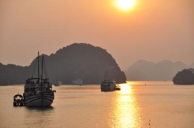 島々を眺め、のんびりゆったり1泊2日のハロン湾クルーズとハノイ散策♪