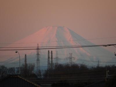 2月１日、ふじみ野市から見られた朝焼け富士