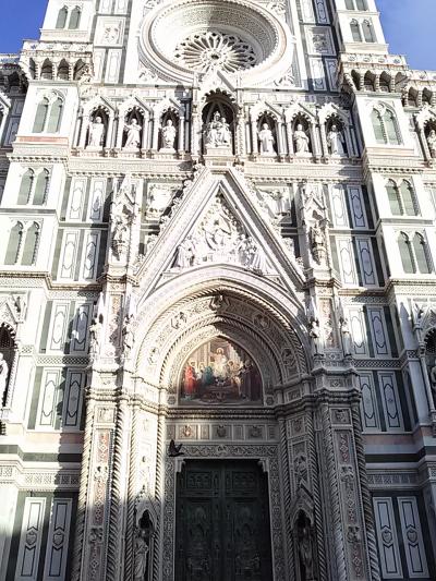 ミラノから人気の４都市めぐり イタリア満喫８日間(フィレンツェ)