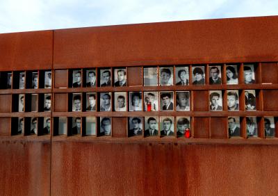 ベルリンの壁崩壊25年　☆幽霊駅ノルトバーンホフとベルリンの壁記録センター