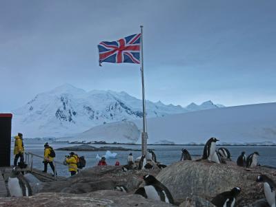 耐氷船オーシャン・ダイヤモンドで航く南極(その４) --ポートロツクロイ上陸