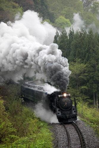 頑張れ東北  釜石線D51走る